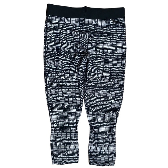 Nike Dri Fit Relay Printed Cropped Activewear Leggings - Picture 2 of 7